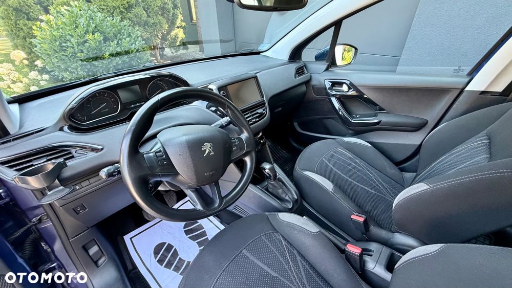 Peugeot 208 - 16