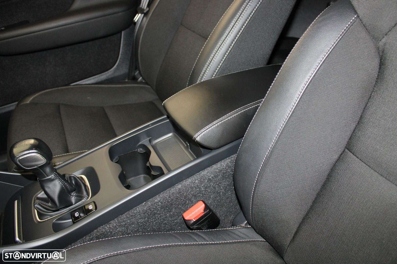 Volvo XC 40 2.0 D3 Momentum - 26