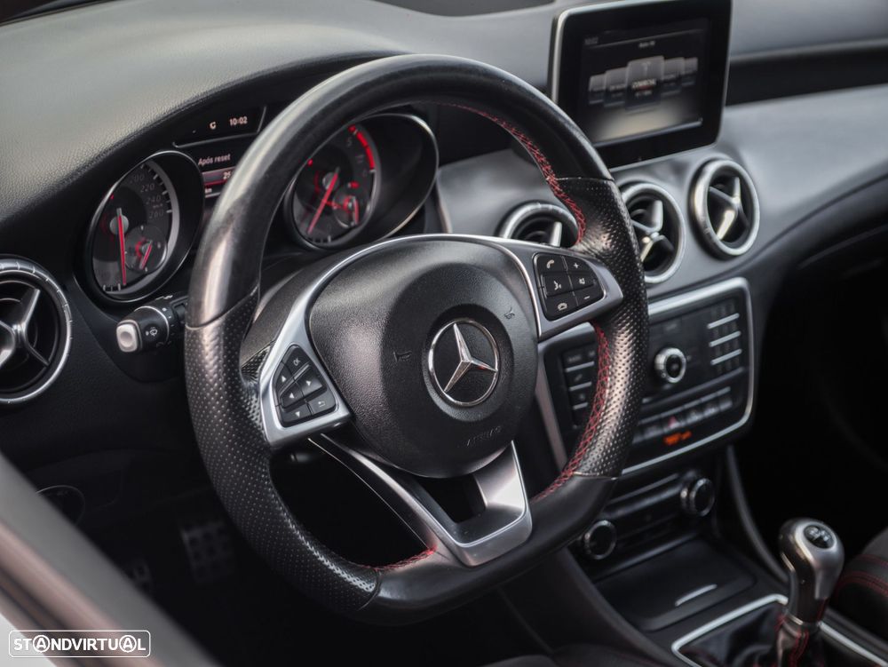 Mercedes-Benz CLA 200 d Shooting Brake AMG Line - 20