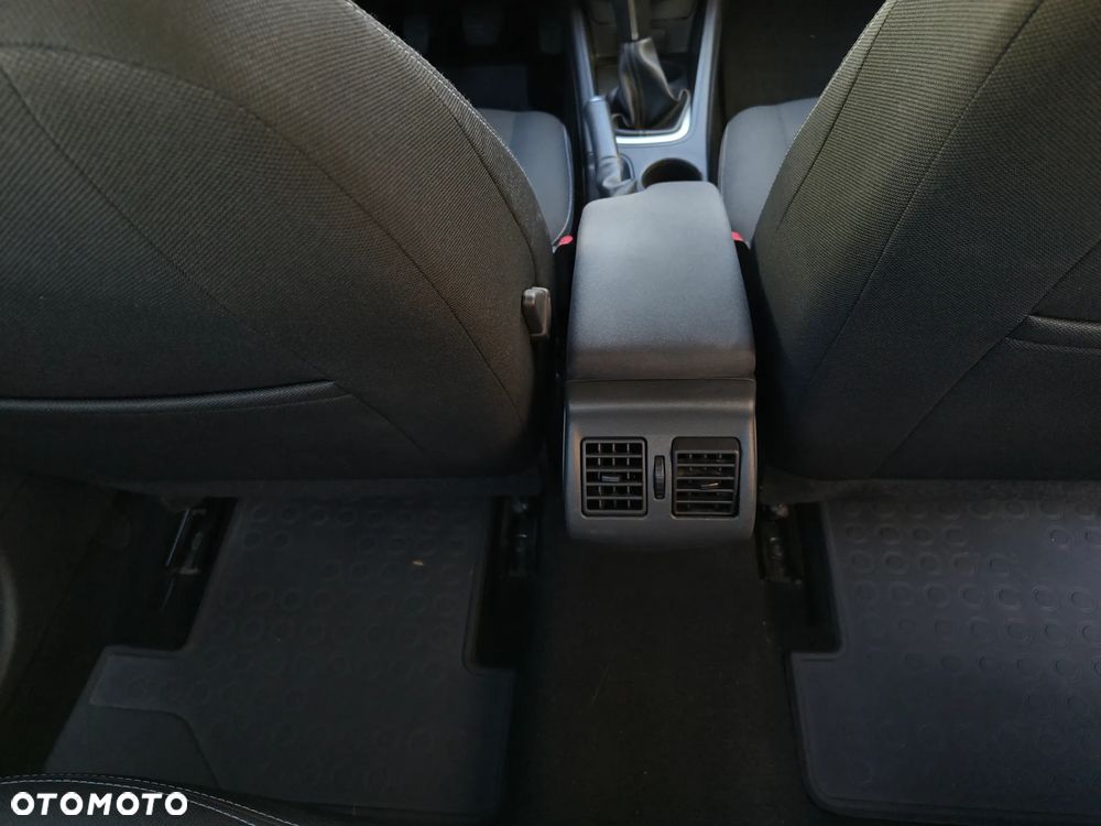 Renault Fluence 1.6 16V Color Edition - 24