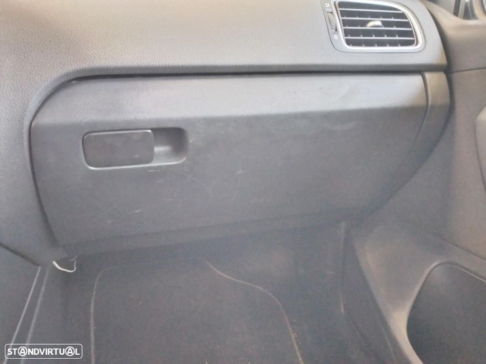PORTA LUVAS VOLKSWAGEN POLO V 6R1 - 1