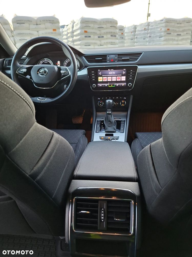 Skoda Superb 2.0 TDI SCR 4x4 Ambition DSG - 27