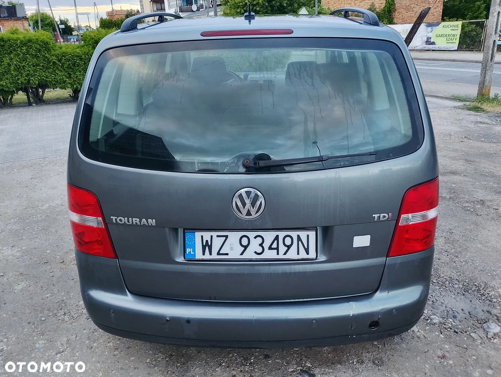 Volkswagen Touran 1.9 TDI DSG Highline - 6