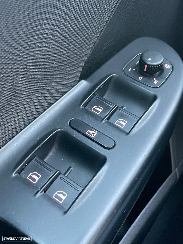 VW Passat 1.6 TDI BlueMotion - 18