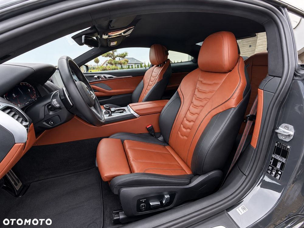 BMW Seria 8 M850i xDrive - 16