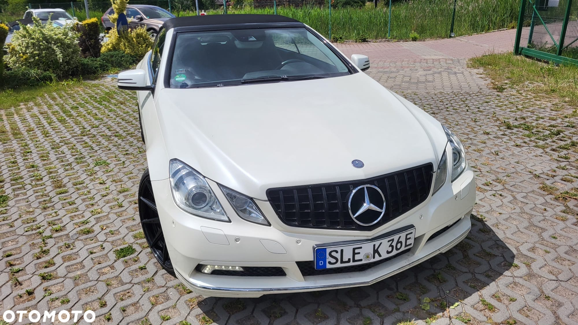 Mercedes-Benz Klasa E 250 CGI Cabrio BlueEFFICIENCY Automatik Avantgarde - 31