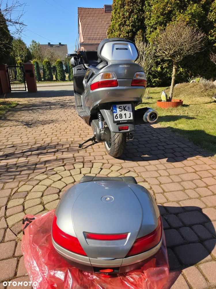 Suzuki Burgman - 10