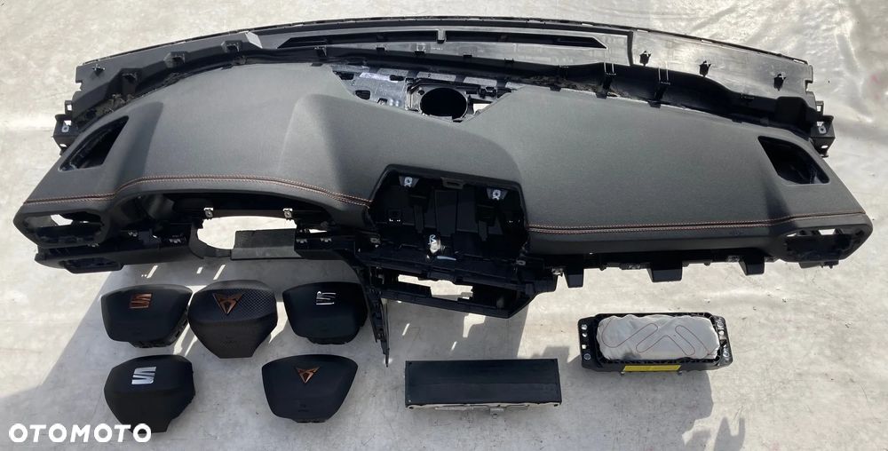 SEAT LEON CUPRA FORMENTOR DESKA KONSOLA KOKPIT PULPIT PÓŁKA PARAPET PODUSZKI POWIETRZNE KIEROWCY PASAŻERA KOLAN AIR BAG PODUSZKA POWIETRZNA KOLANOWA AIRBAG FOTELA W FOTEL KANAPY AIR BAG LĘDŹWIOWY PASY PAS NAPINACZE DOPINACZE SKÓRA NIĆ SZYTA naprawa !!! - 4