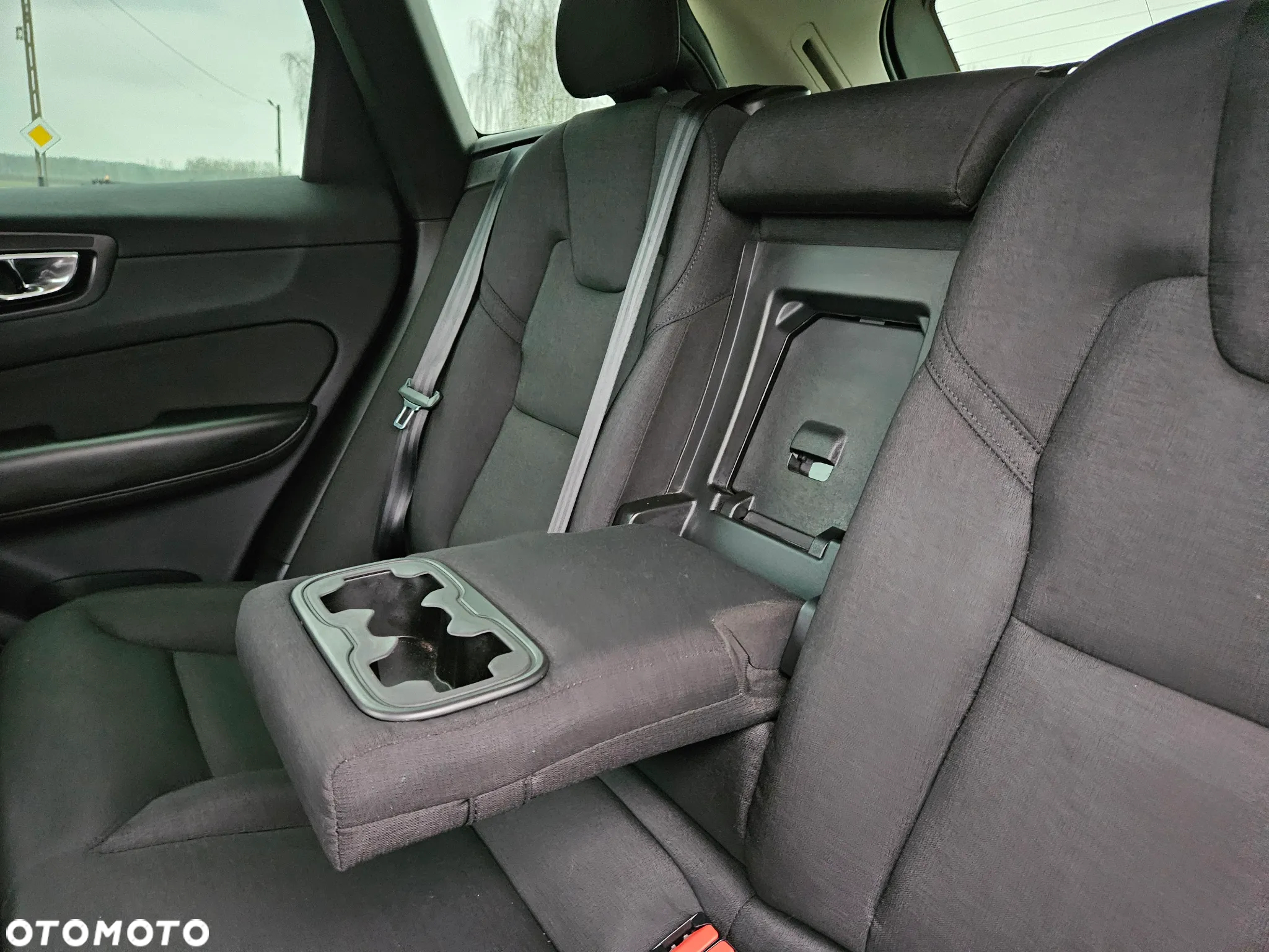 Volvo XC 60 T4 Momentum Pro - 29