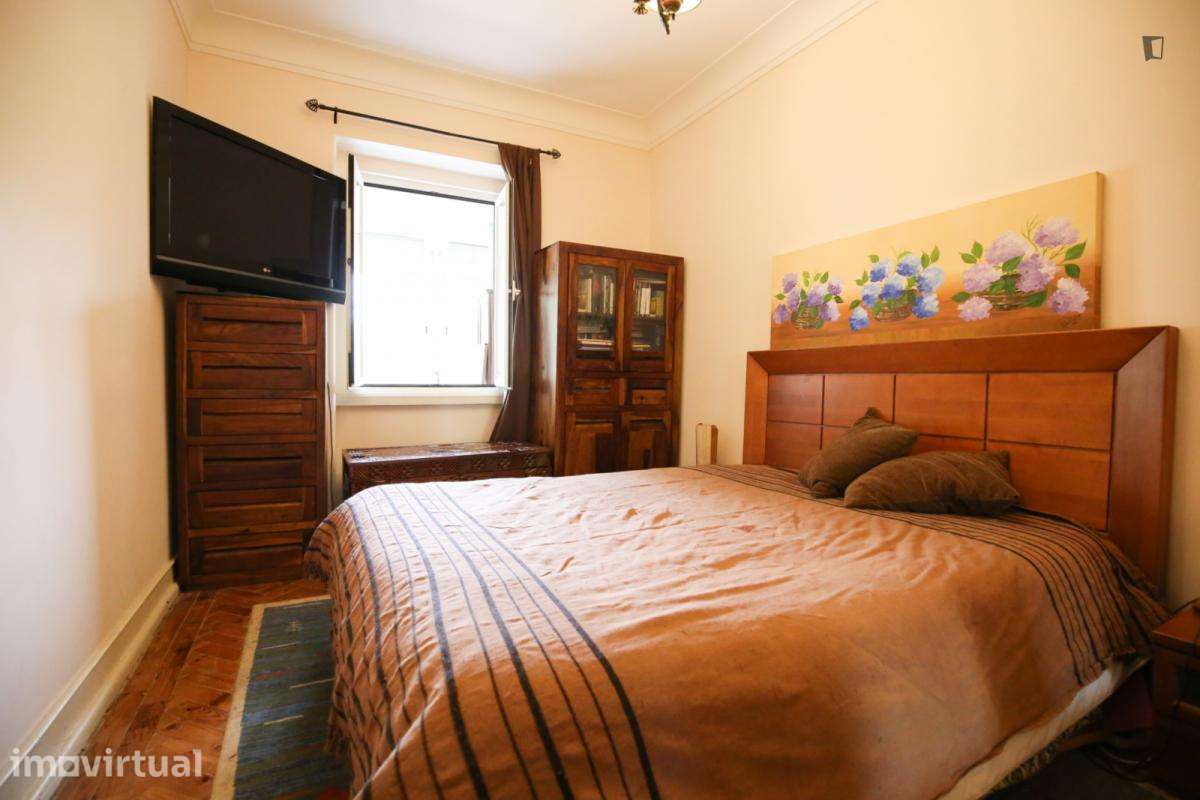 Quarto - localizado em Roma-Areeiro Lisbon - Grande imagem: 2/45