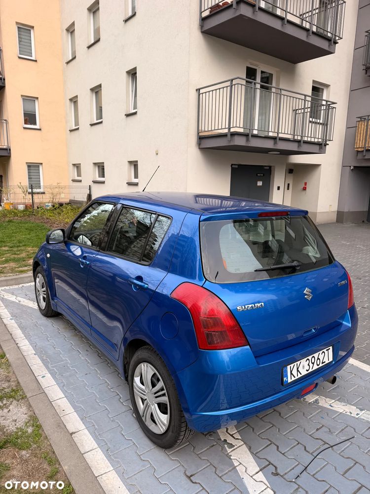 Suzuki Swift - 4