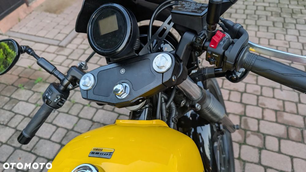 Yamaha XVS - 8