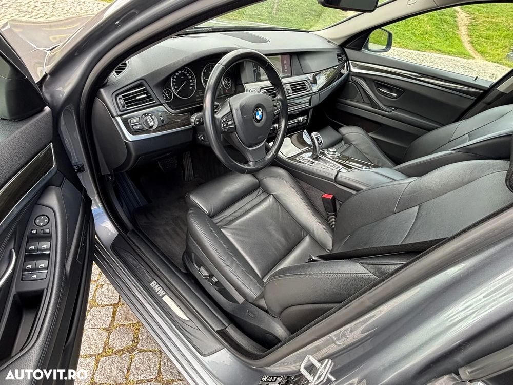 BMW Seria 5 525d xDrive AT - 13