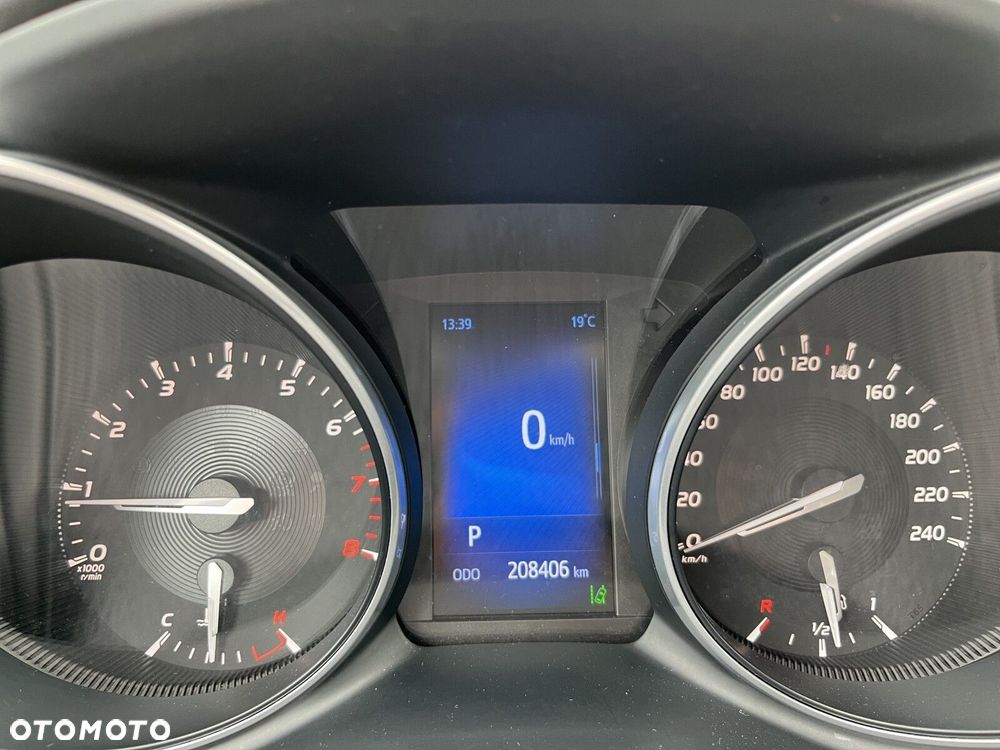 Toyota Avensis - 24