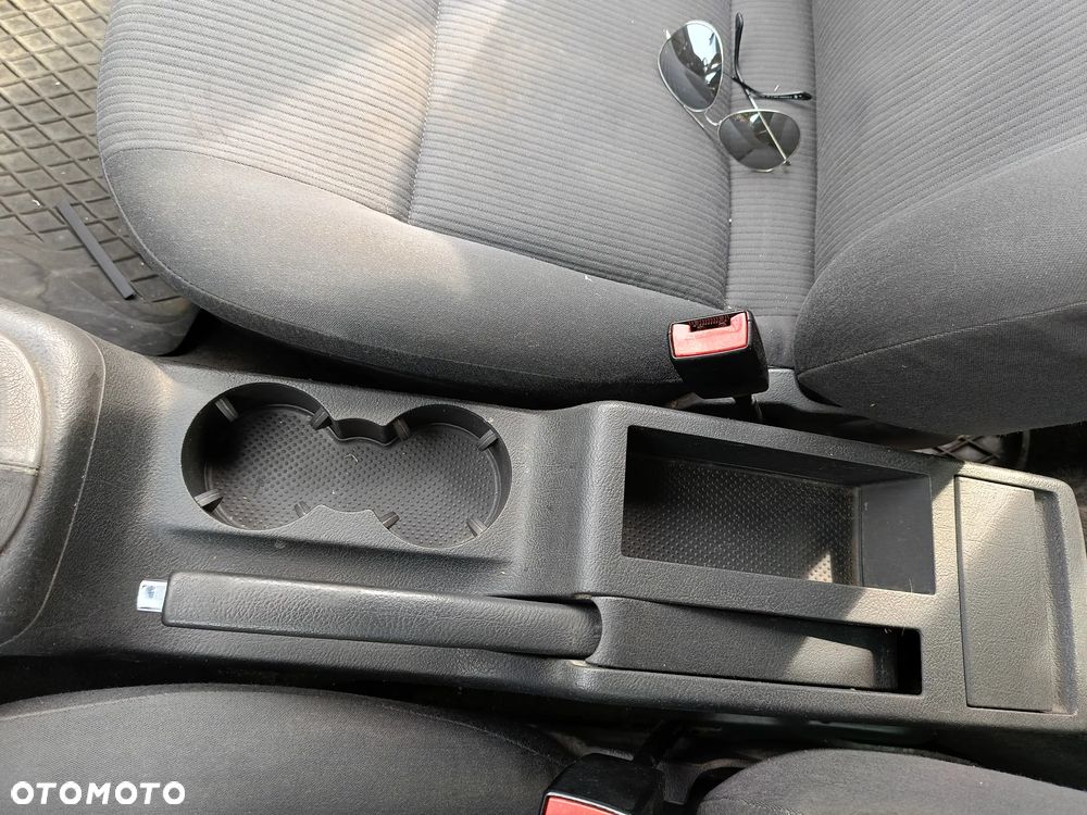 Volkswagen Passat 1.9 TDI Comfortline - 19