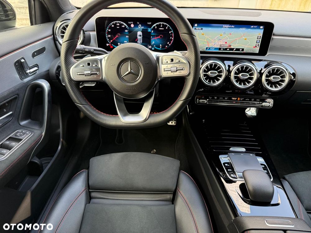 Mercedes-Benz Klasa A 220 4-Matic AMG Line 7G-DCT - 14