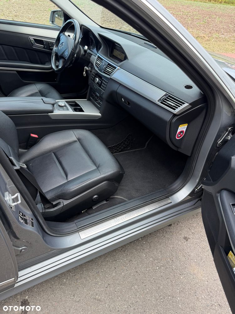 Mercedes-Benz Klasa E 350 CDI DPF 4Matic BlueEFFICIENCY 7G-TRONIC Elegance - 18