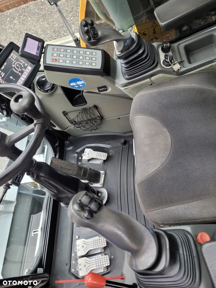 Liebherr A914 compact / ROTOTILT ze szczypcami / 2017rok /SUPER STAN / - 24