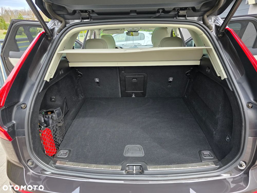 Volvo XC 60 T8 Plug-In Hybrid AWD Ultimate Bright - 25