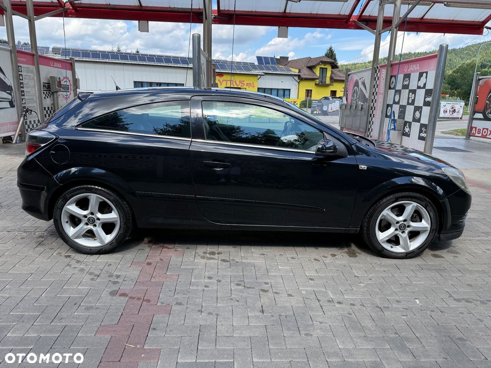 Opel Astra 2.0 T Cosmo - 4