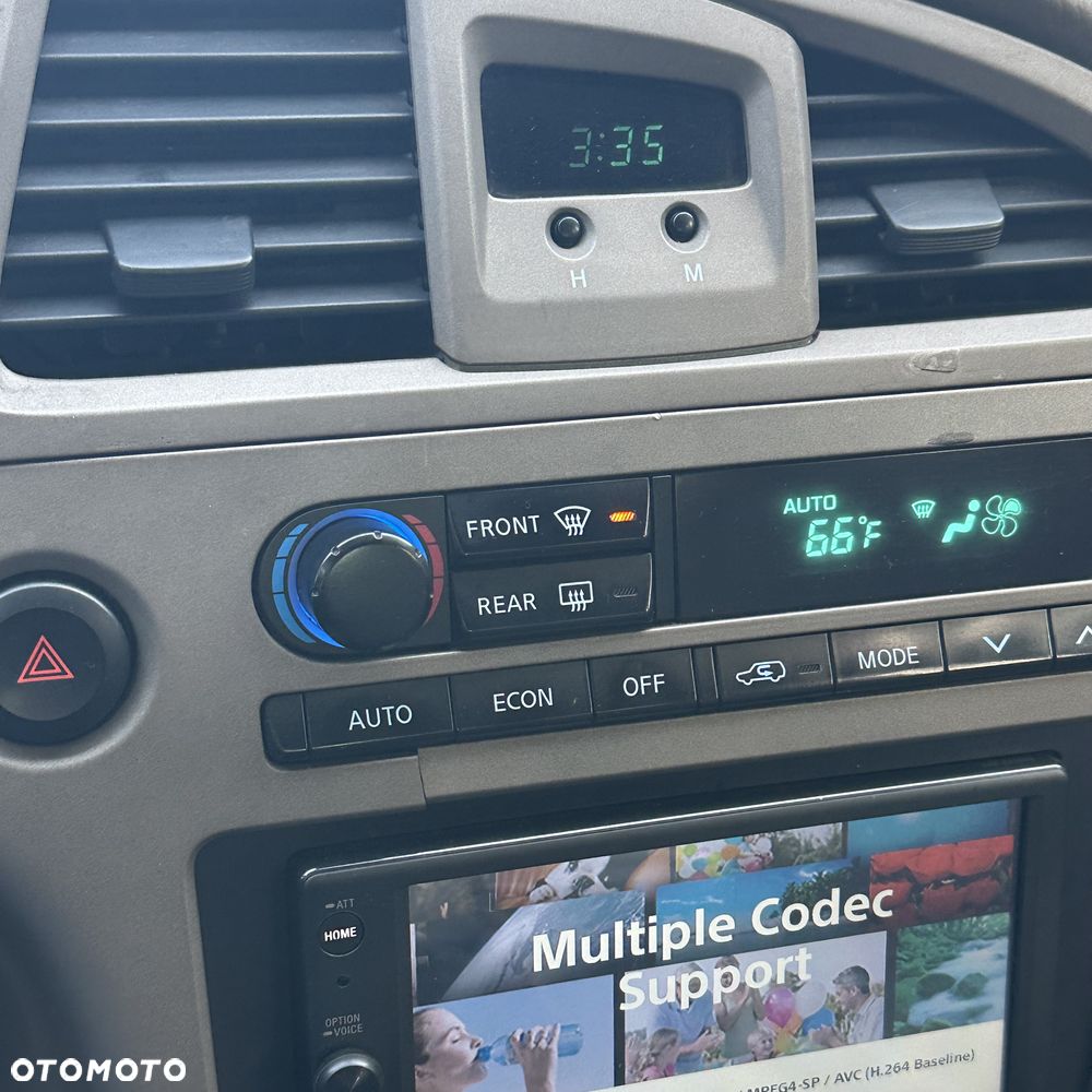 Nissan Pathfinder 3.5 V6 - 8