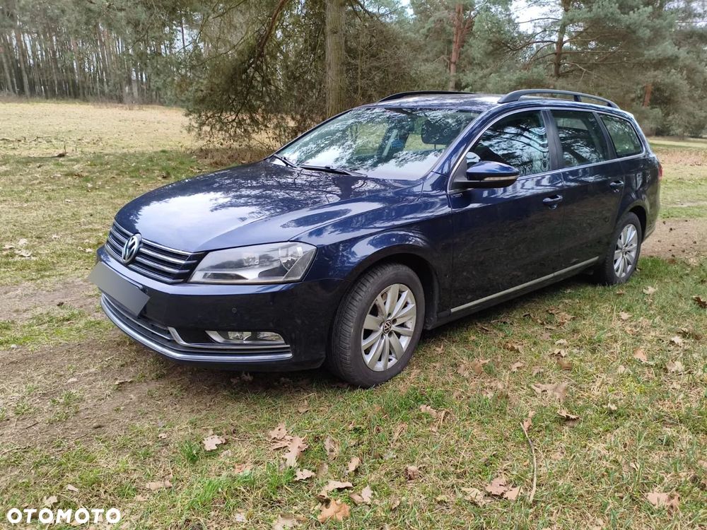 Volkswagen Passat - 1