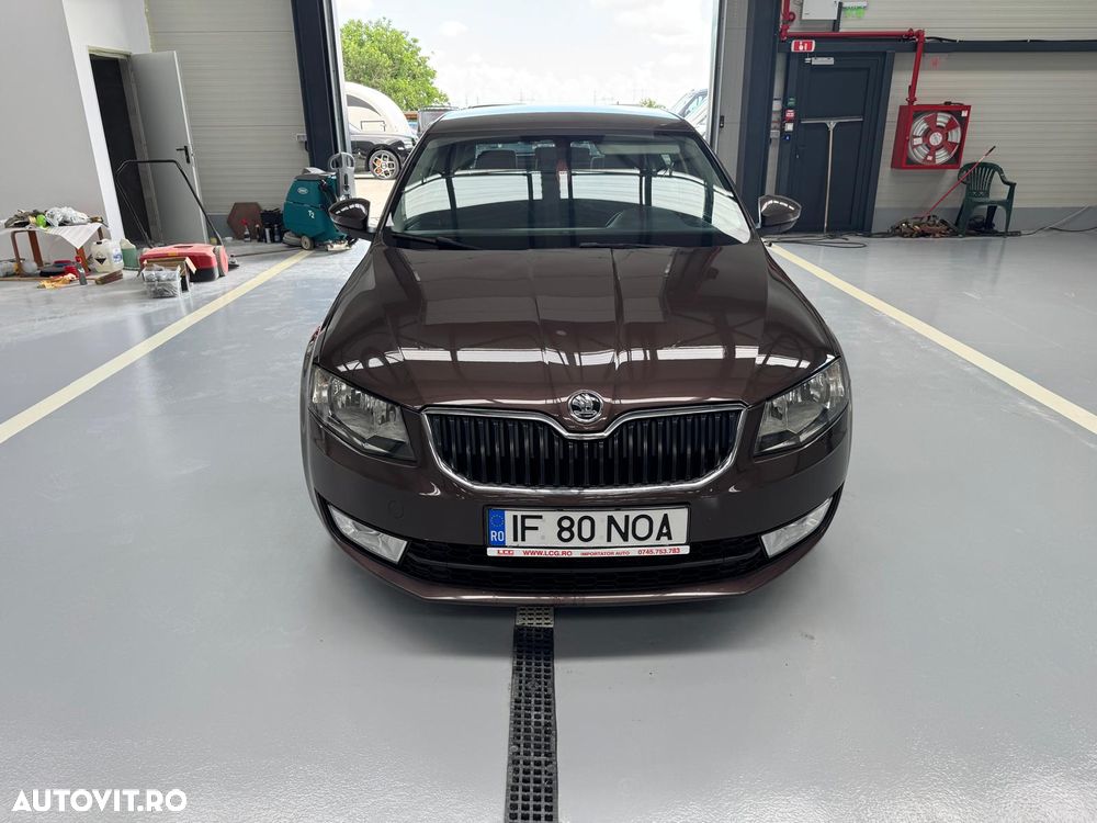 Skoda Octavia 2.0 TDI Style - 6
