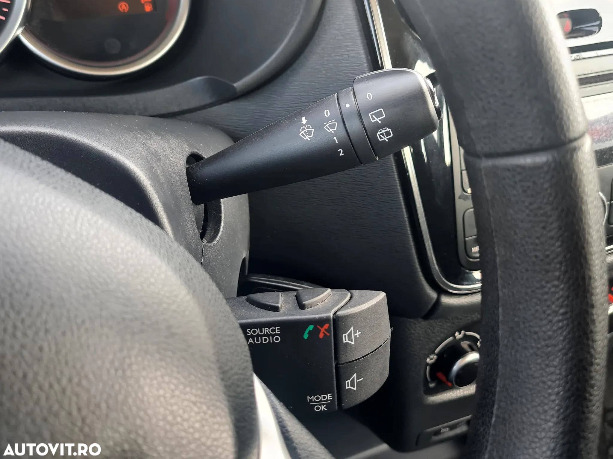 Dacia Lodgy 1.6 SCe Laureate - 23