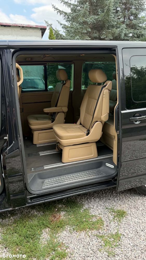 Volkswagen Multivan - 9