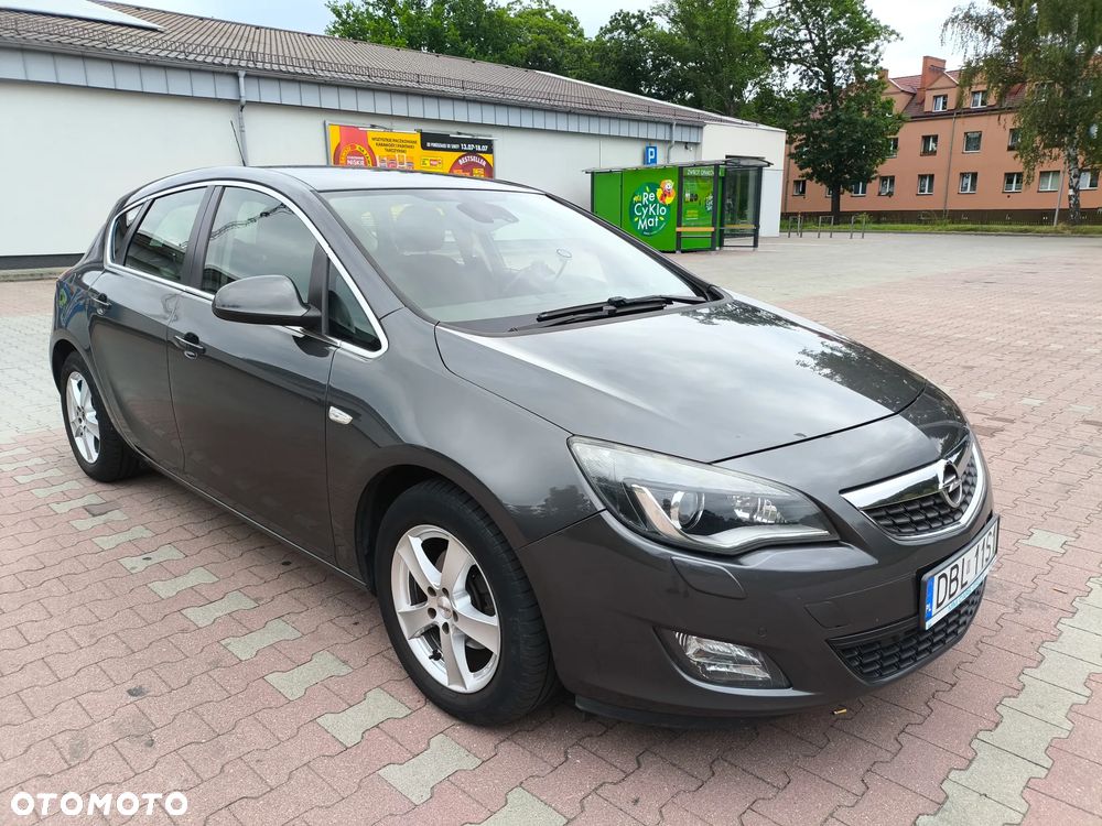 Opel Astra 1.6 Innovation - 1