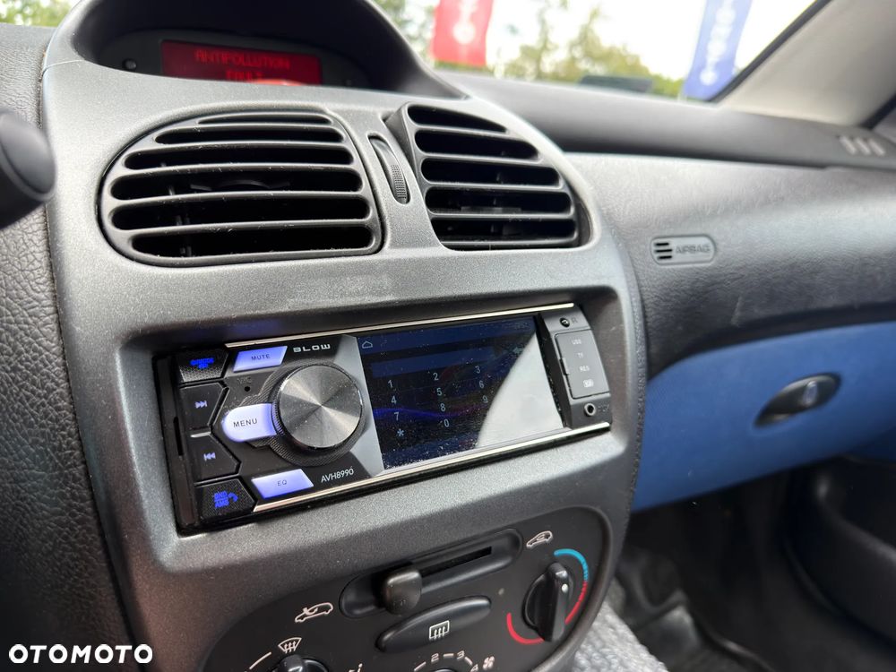 Peugeot 206 CC 1.6 - 15
