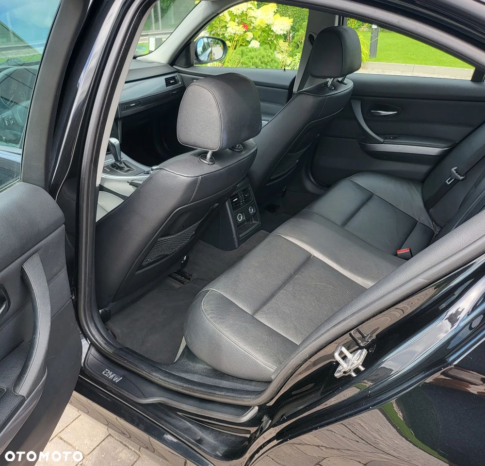 BMW Seria 3 320i Edition Sport - 25