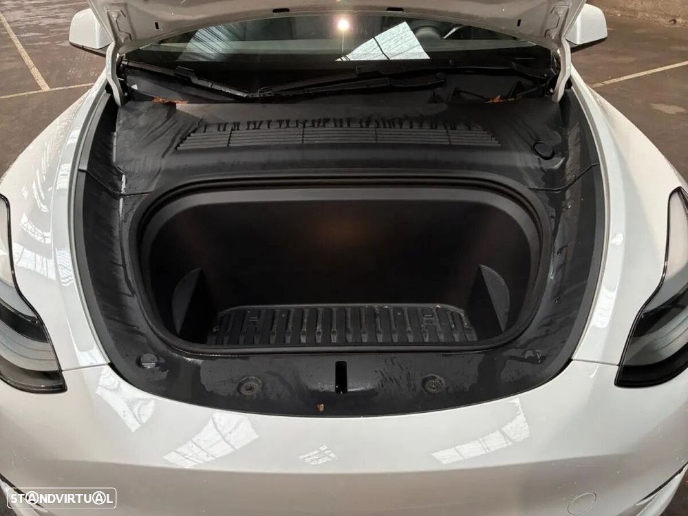 Tesla Model Y RWD - 16