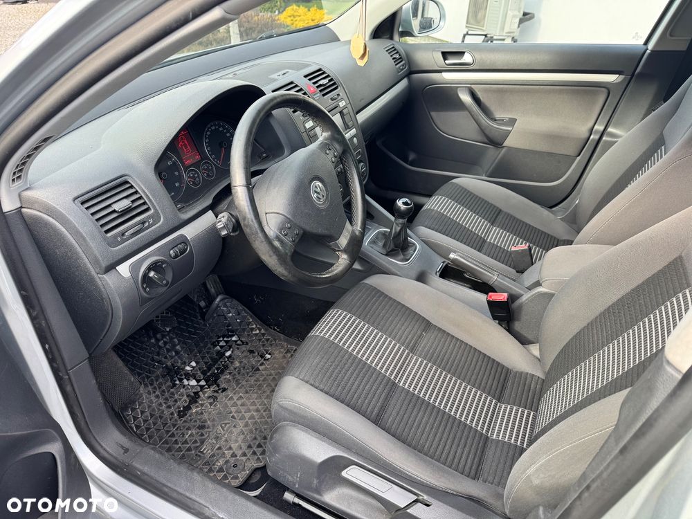 Volkswagen Jetta - 24