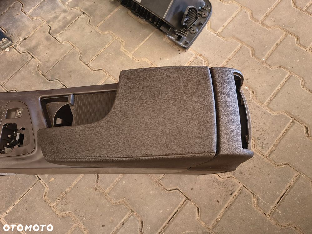 OPEL INSIGNIA A PODŁOKIETNIK BRĄZOWY - 2