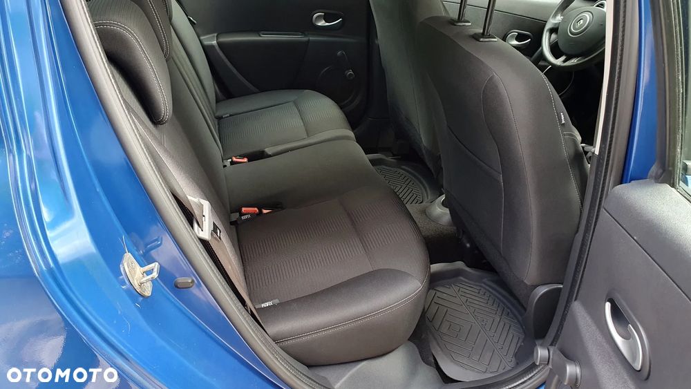 Renault Clio 1.2 16V 75 Dynamique - 12