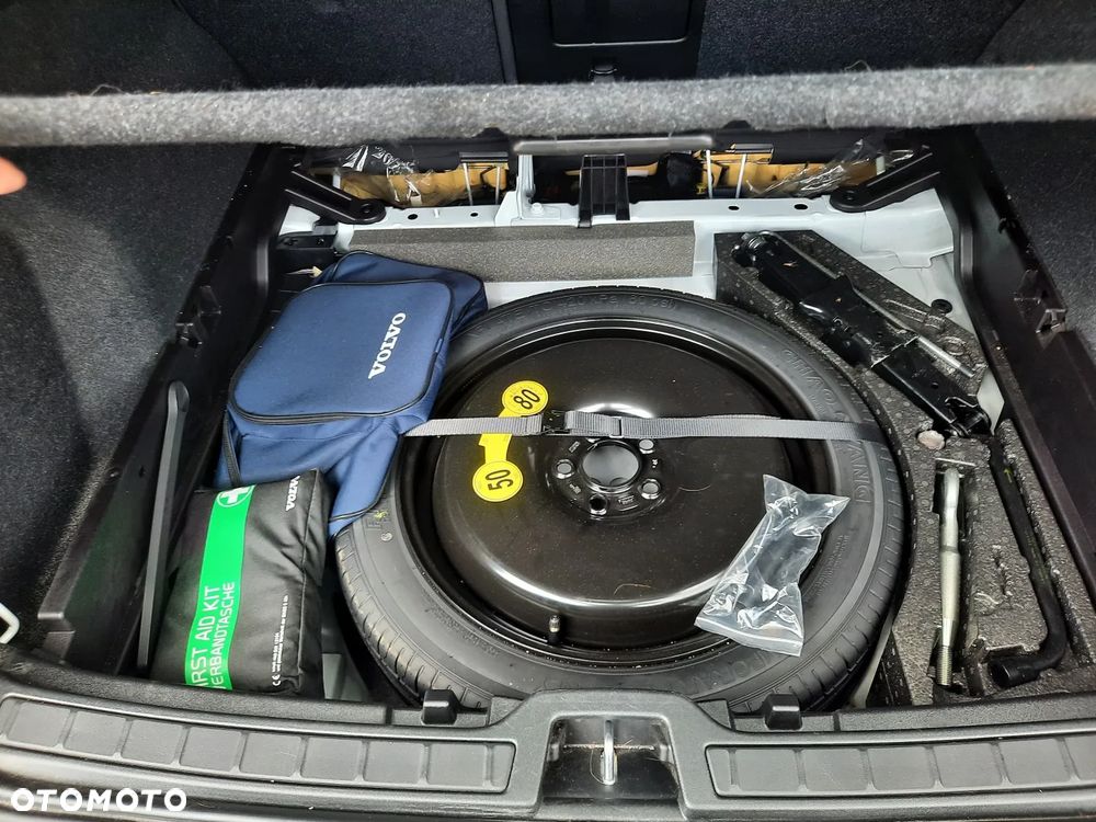 Volvo XC 40 T3 Momentum - 22