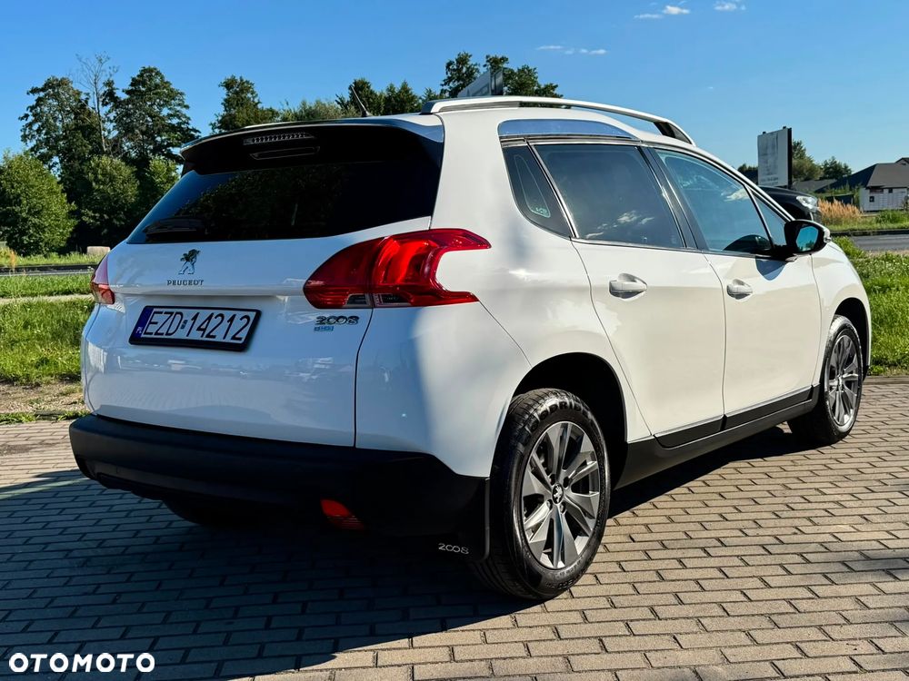 Peugeot 2008 1.6 e-HDi Style S&S - 11
