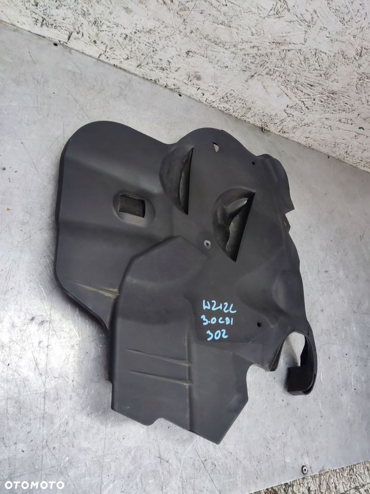 MERCEDES E W212 LIFT W204 3.0 CDI OSŁONA PASKA KLINOWEGO A6420105667 - 2