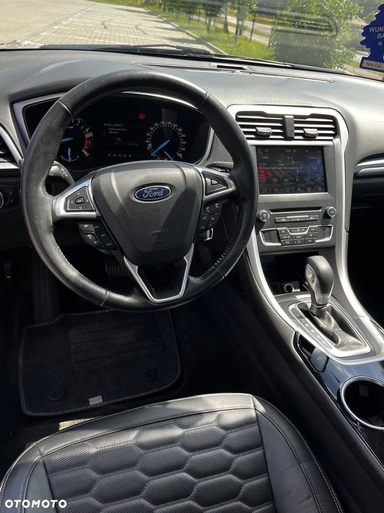 Ford Fusion - 17