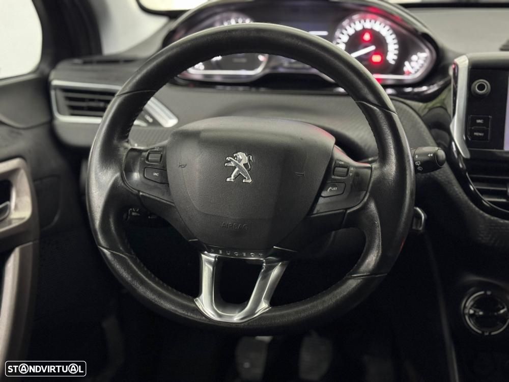 Peugeot 2008 1.2 PureTech Style - 24