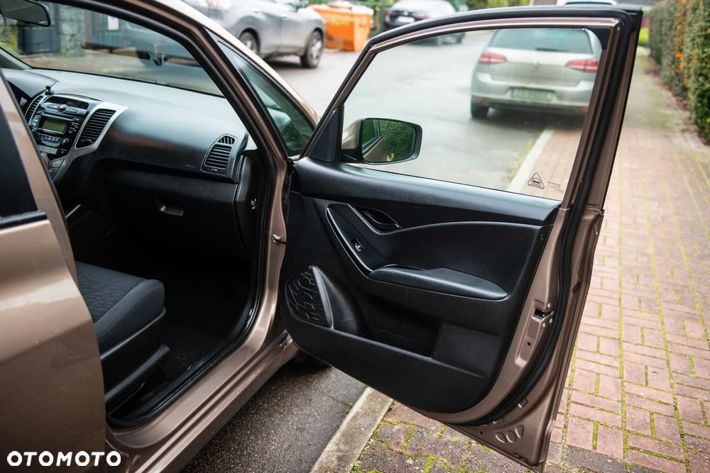 Hyundai ix20 1.4 blue Comfort - 25