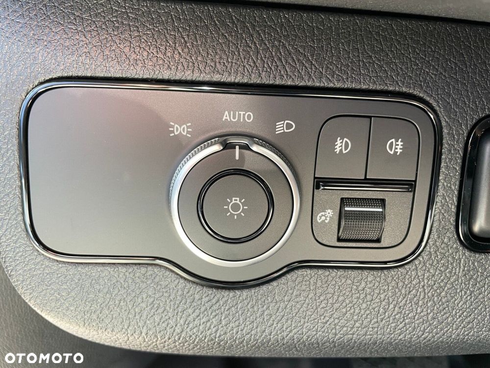 Mercedes-Benz Sprinter 319 CDI 190 KM Reflektory LED extra long - 21
