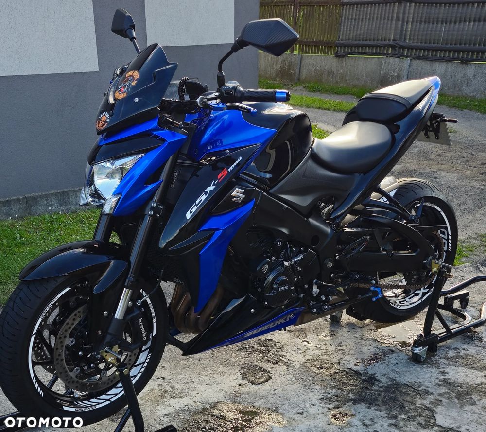 Suzuki GSX 1000 - 3