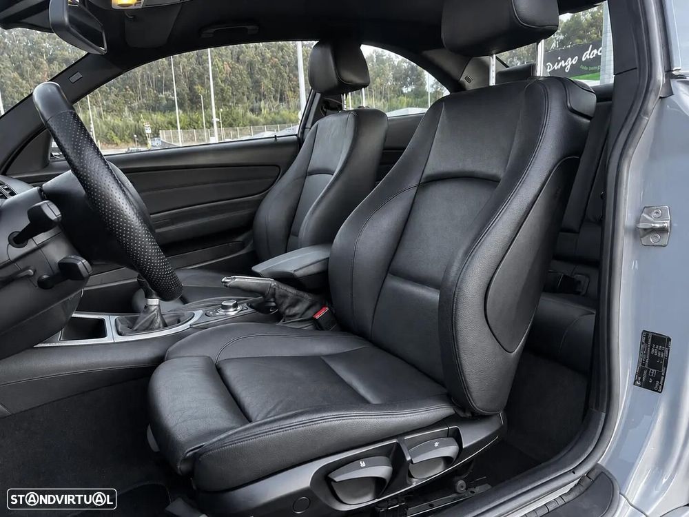 BMW 118 d Pack M - 12
