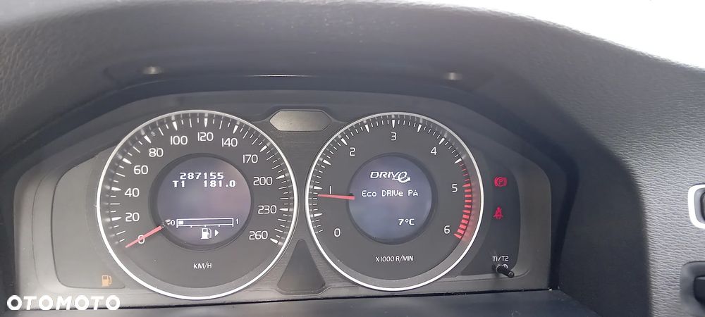 Volvo V60 DRIVe Momentum - 9