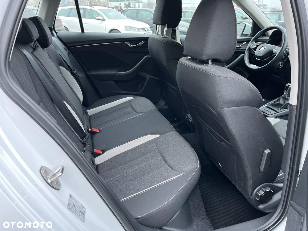 Skoda Scala 1.5 TSI Selection DSG - 19