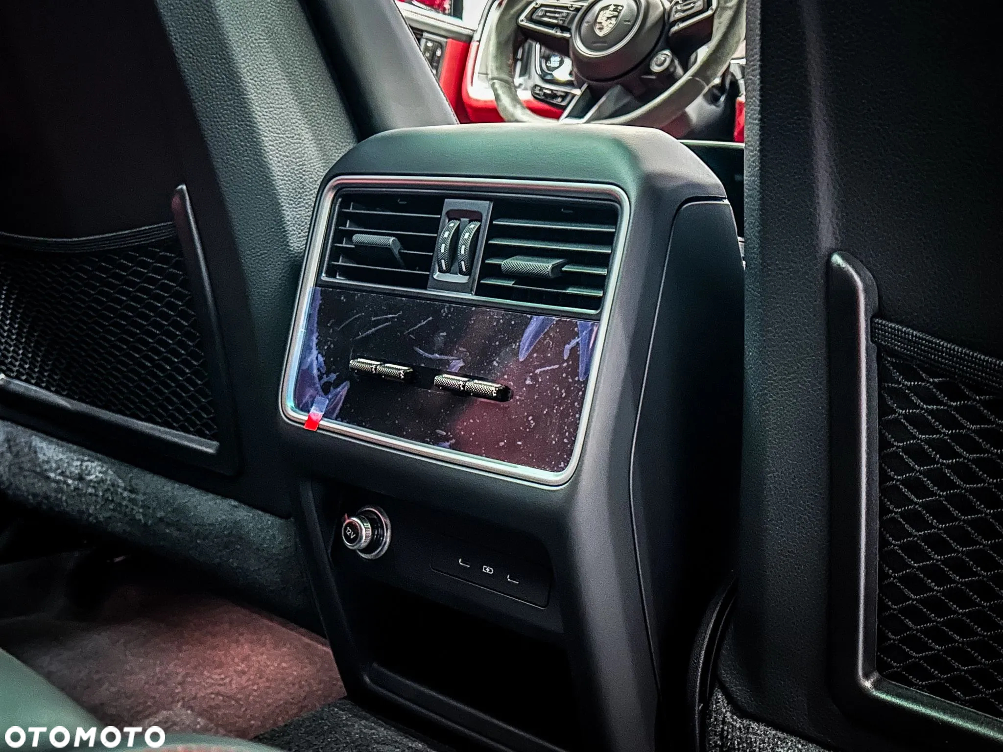 Porsche Cayenne - 24