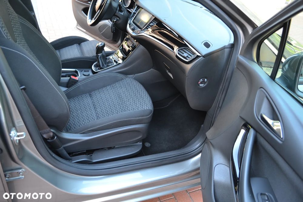 Opel Astra 1.4 T Dynamic S&S - 33