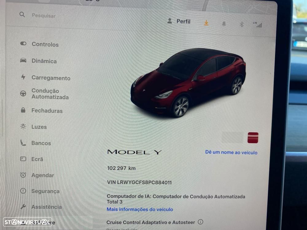 Tesla Model Y Standard RWD - 10